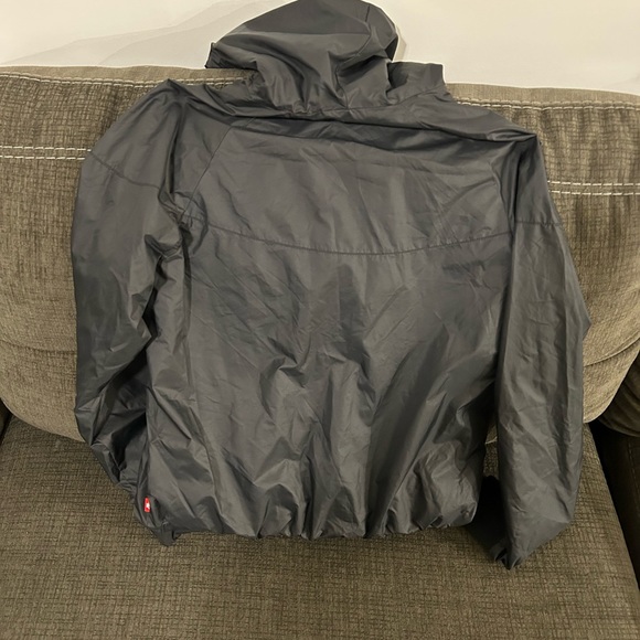 $110 Nike Windrunner Jacket GX Black / White AJ2974-010 Women’s Sz: XS - Picture 6 of 6